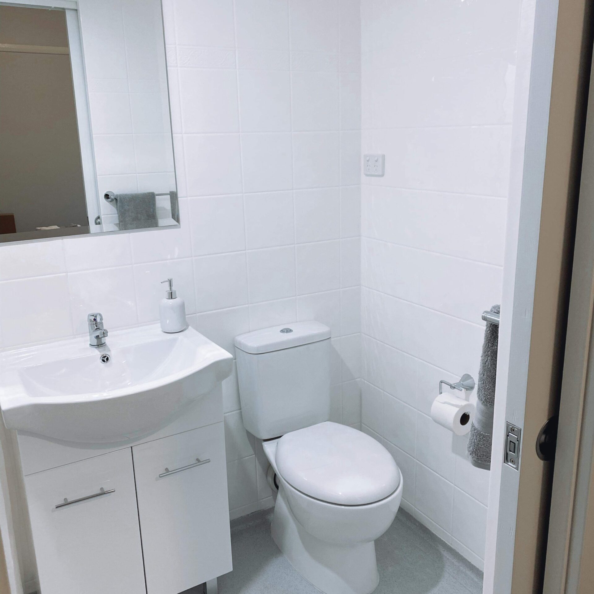 The Bend Abode - Standard King Suite