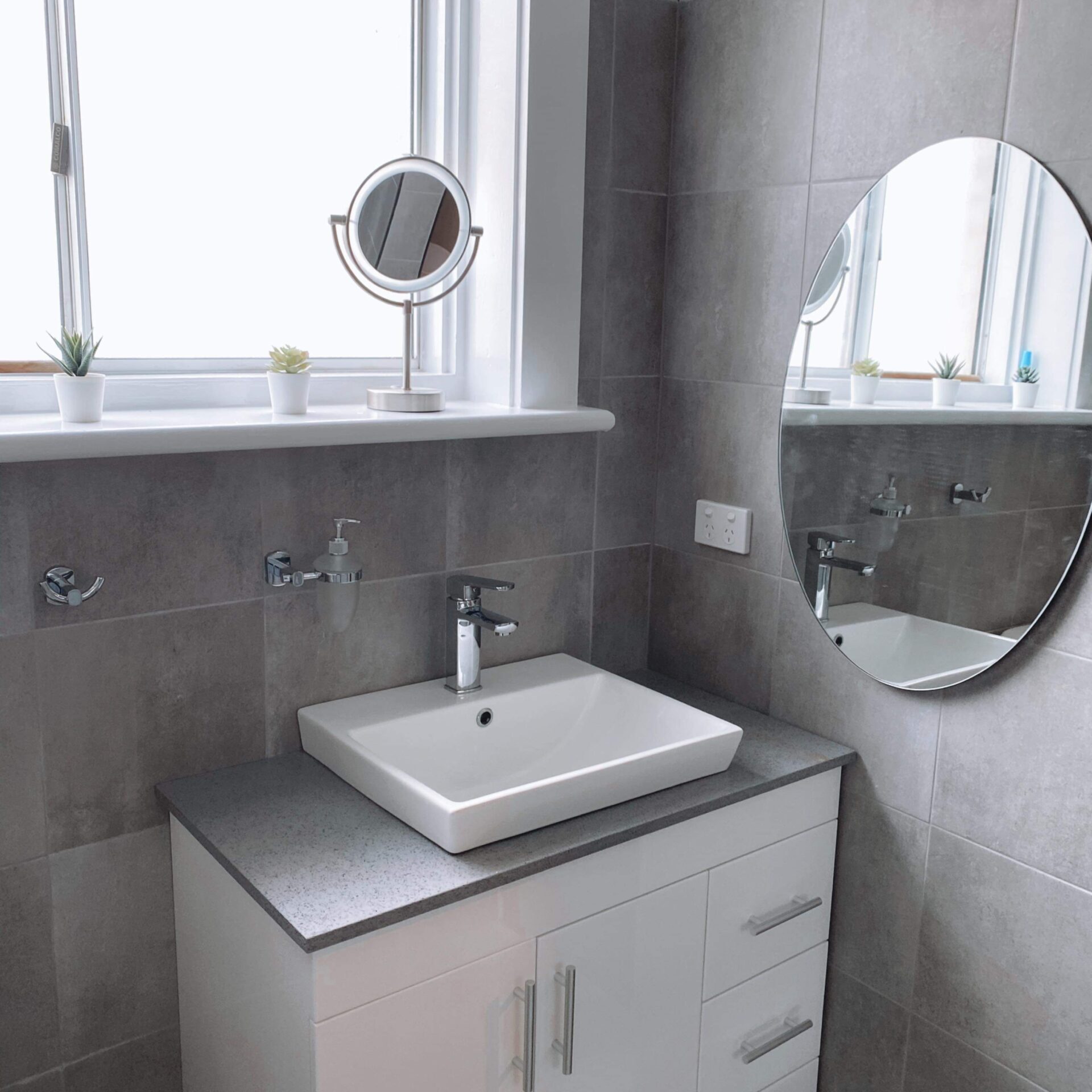 The Bend Abode - Deluxe King Suite
