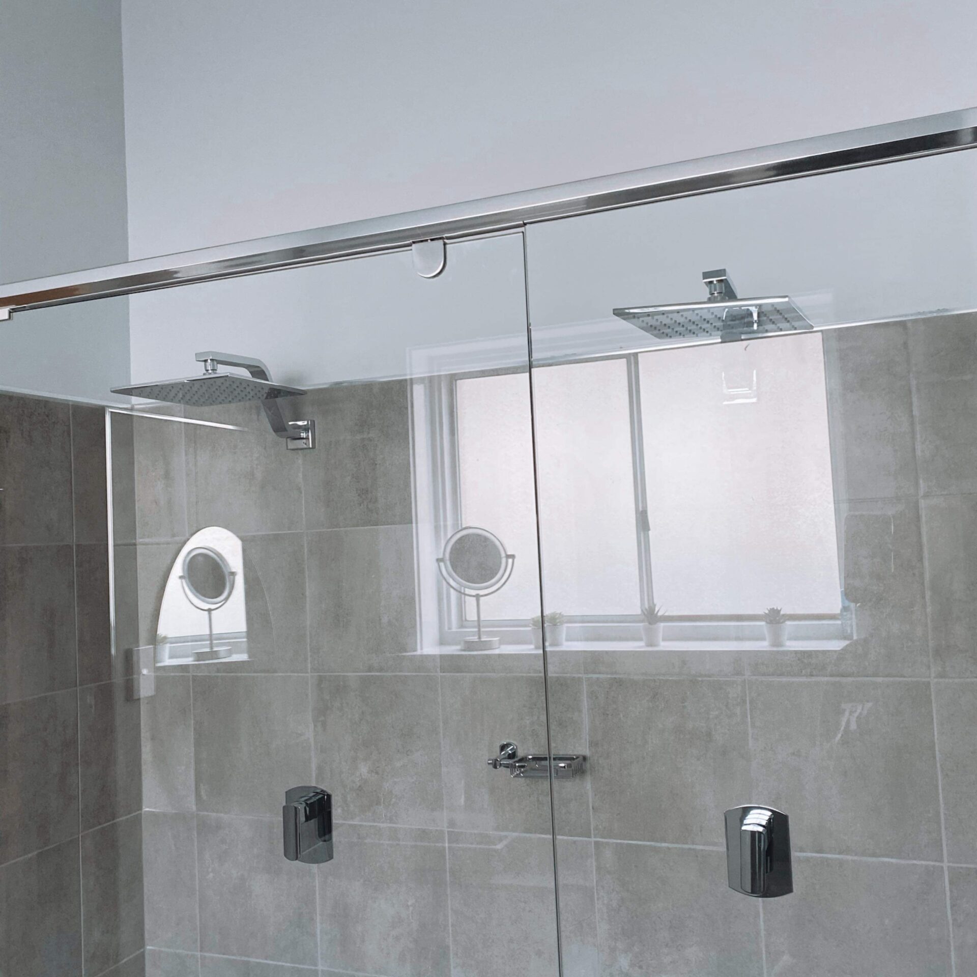 The Bend Abode - Deluxe King Suite with Double Shower