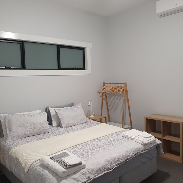 The Bend Abode - Shared King Suite