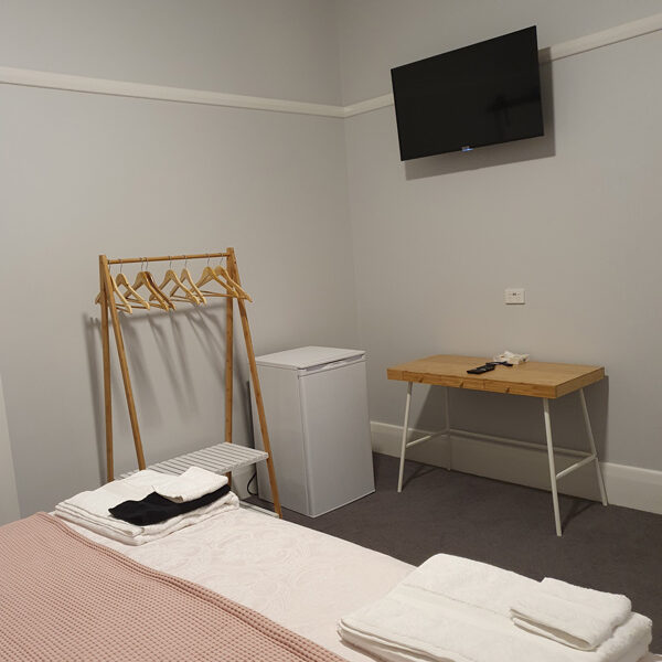 The Bend Abode - Room 3 - Deluxe King Room
