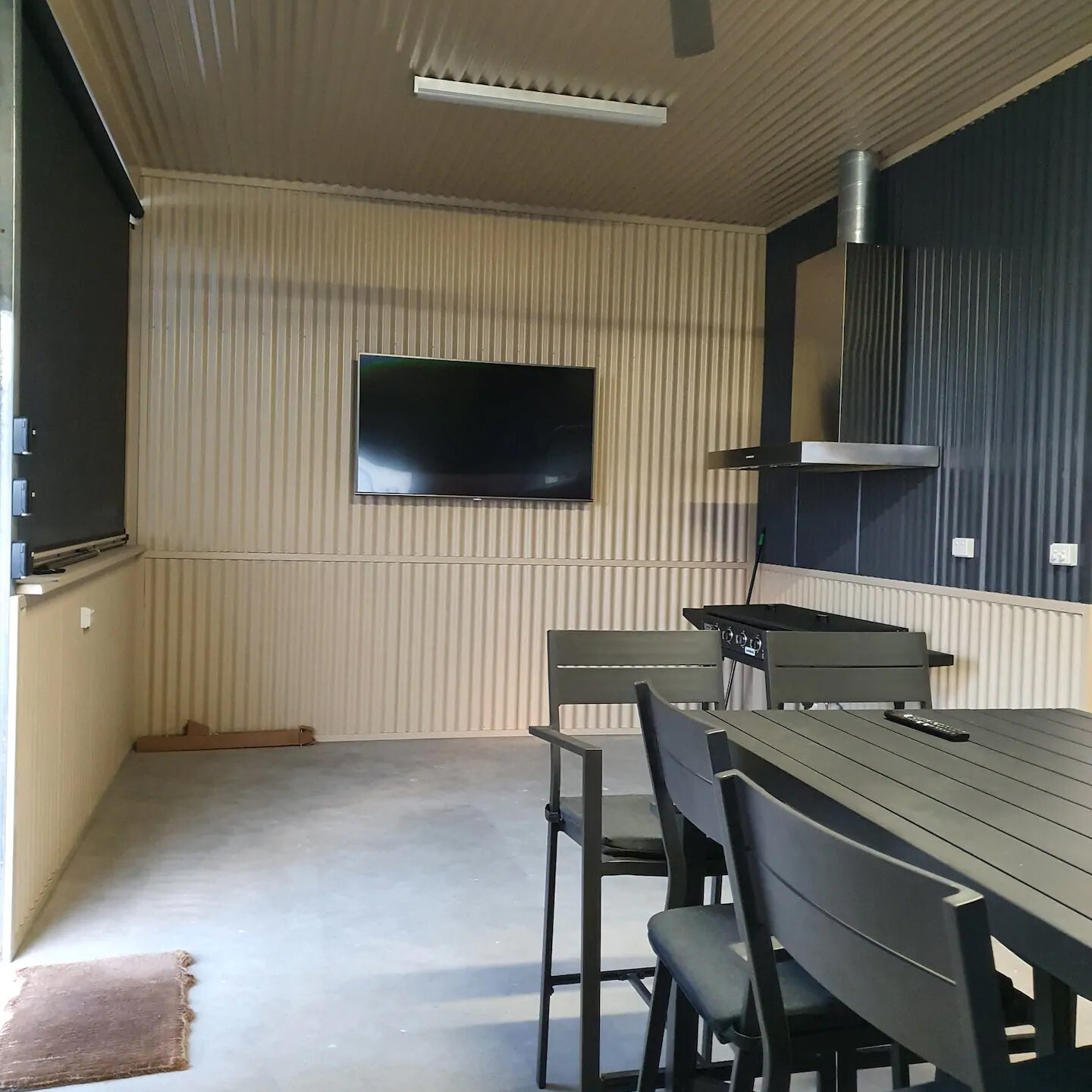 Entertainment Area - The Bend Abode